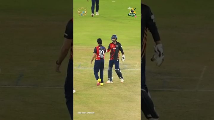 Abhishek Sharma with the golden arm! 🔥 Wicket at the perfect moment 🏏